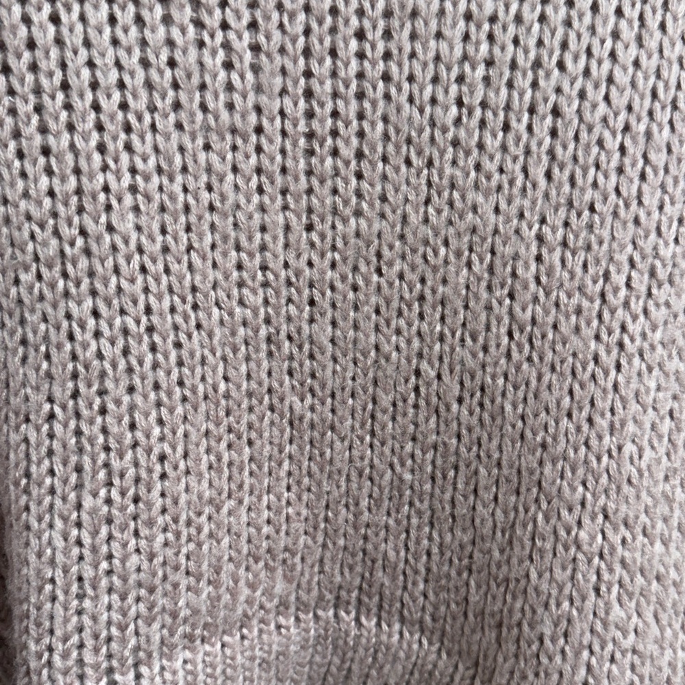 Cropped Turtle Neck Sweater - Picture 7 of 8